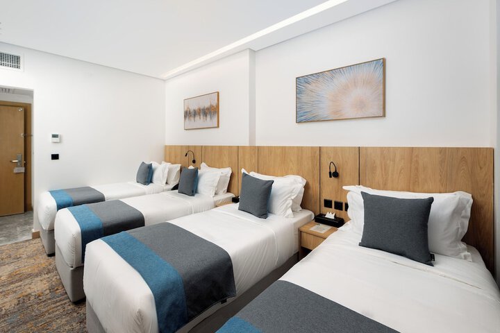 Room 10 of 21