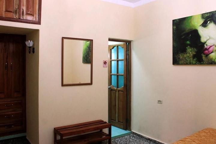Room 6 of 20