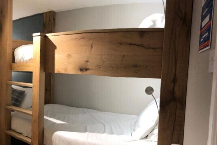 Room 19 of 40