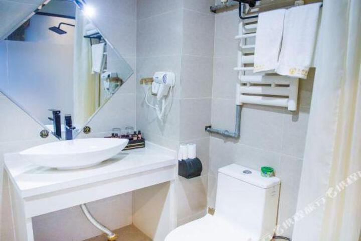 Yuzhong Lanke International Hotel