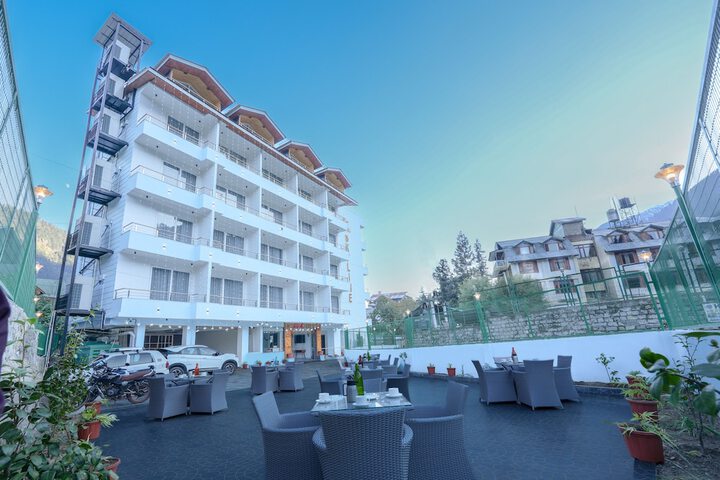 Hotel Skyline Manali - Walking to Mall Road, Centrally Heated