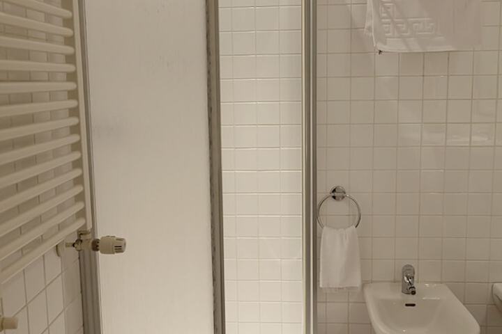 Room 15 of 45