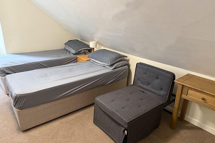 Room 34 of 89