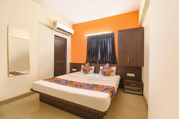Room 12 of 15