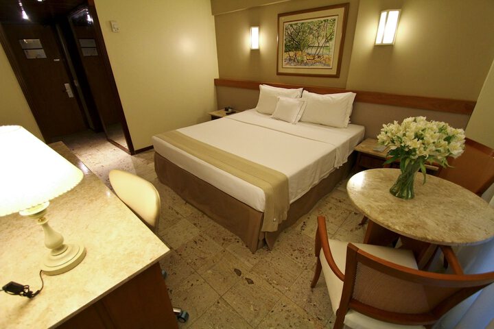 Room 15 of 165