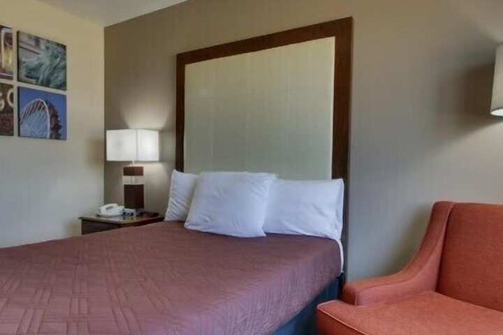 2 Double Beds (16 of 26)