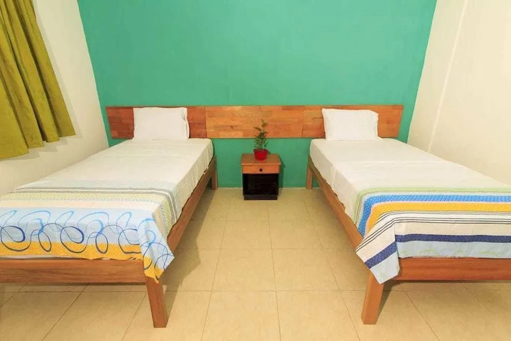 Room 4 of 13