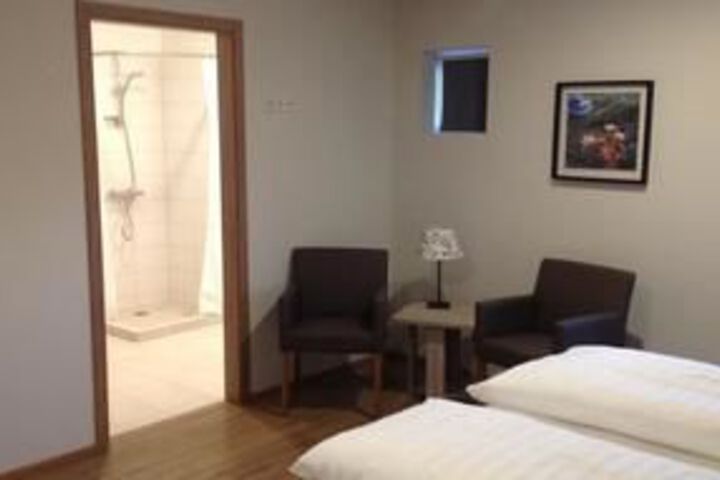 Room 7 of 14