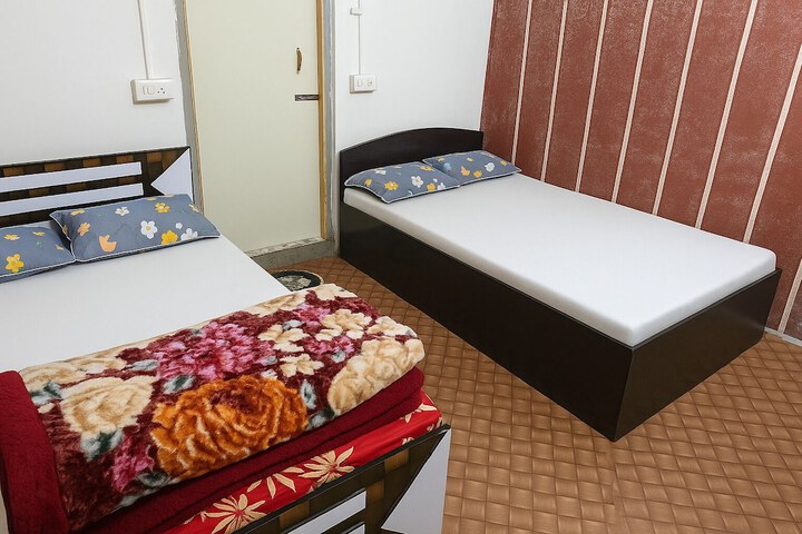 Room 6 of 32