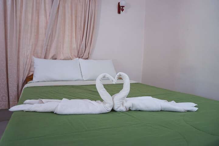 Room 6 of 35