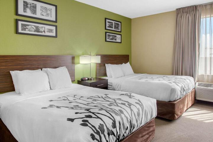 1 Queen Bed (20 of 21)