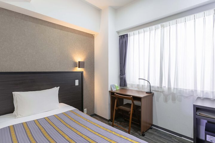 Room 4 of 39