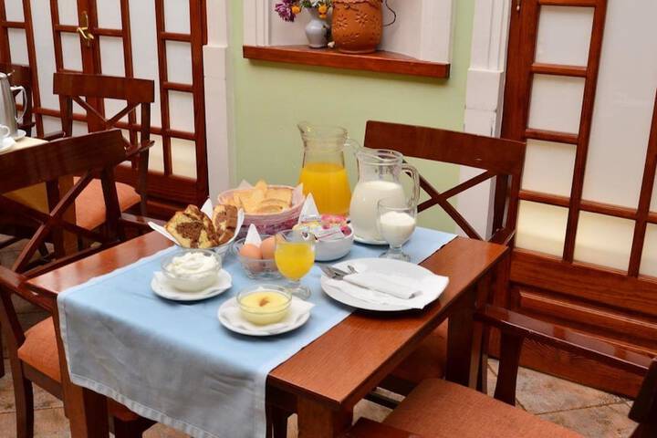 Breakfast/Coffee Service 35 of 50
