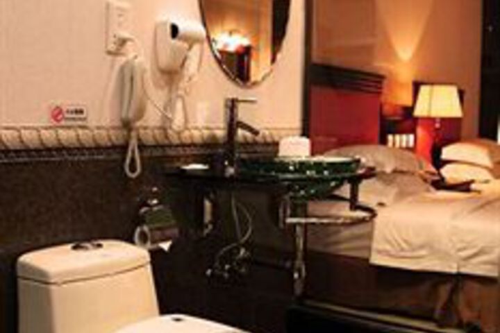 Room 2 of 27