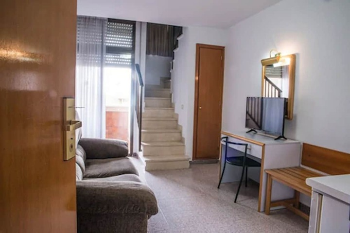 Room 17 of 32