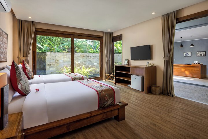 Room 4 of 49