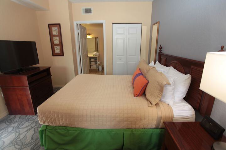 Room 7 of 195
