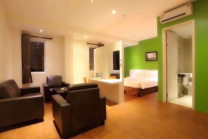 Room 8 of 24