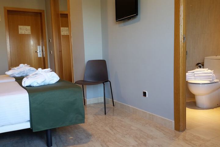 Room 3 of 47