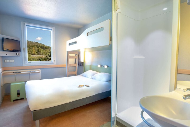Room 7 of 31
