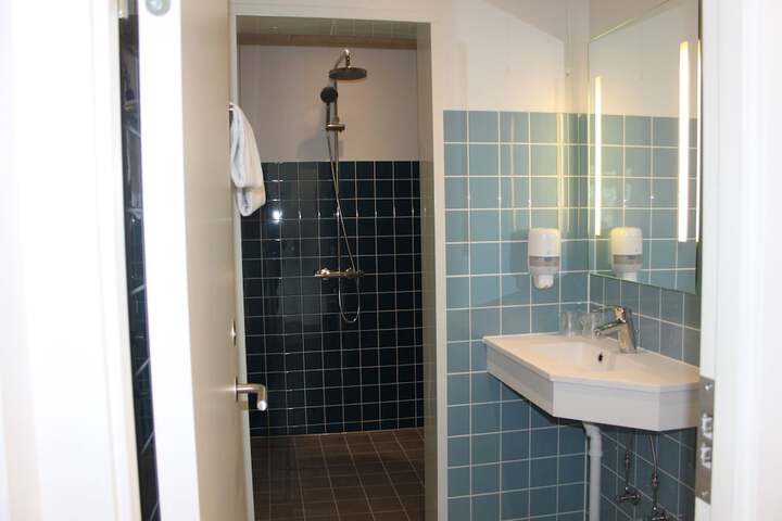Room 9 of 30