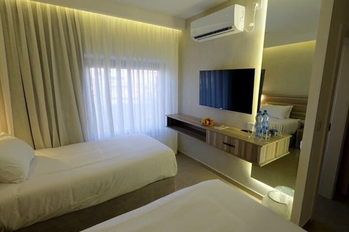 Room 8 of 19
