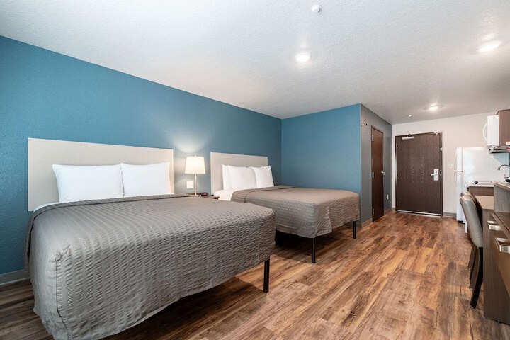 1 Queen Bed (14 of 15)