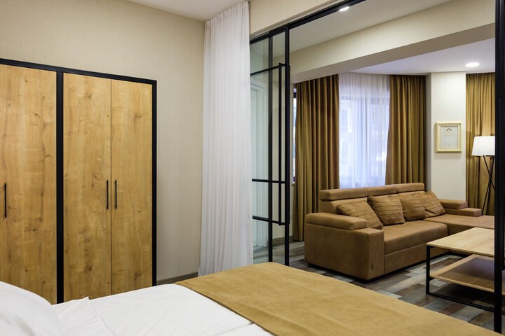 Room 44 of 51
