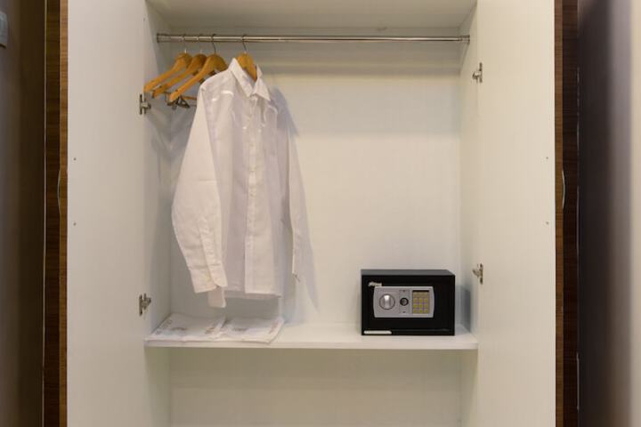 Room 11 of 36