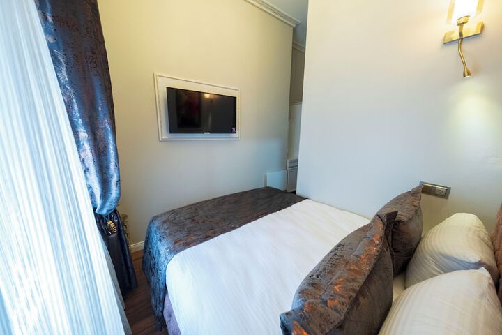 Room 19 of 128