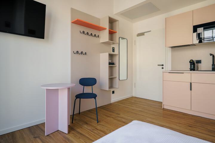 Room 43 of 65