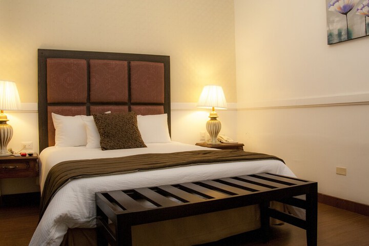 Room 10 of 44