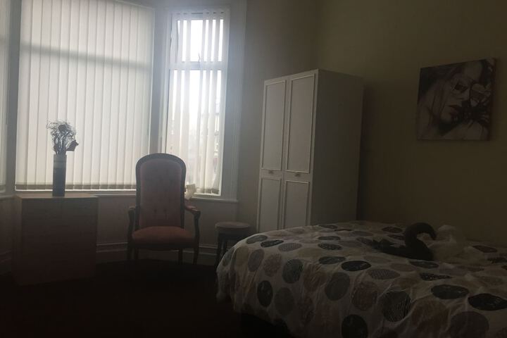 Room 14 of 18