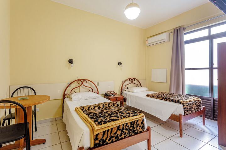Room 32 of 80