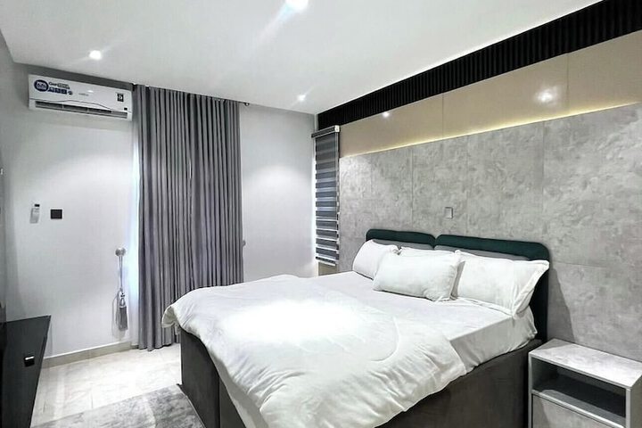 Mavis Suites