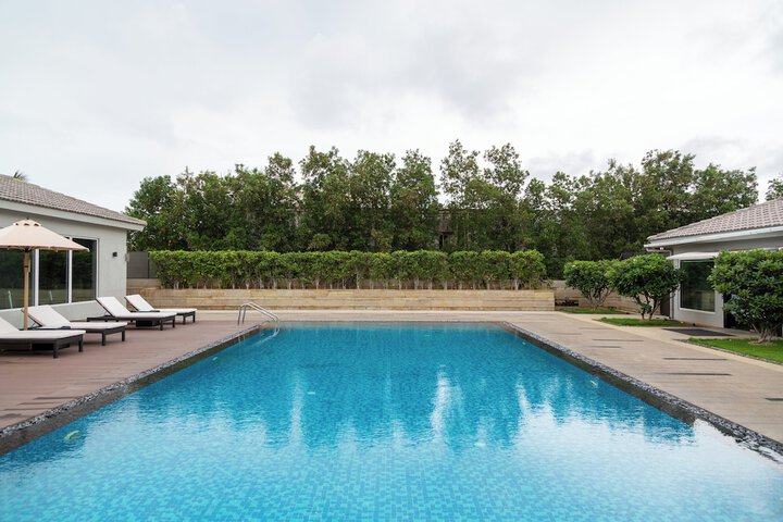 Pool 27 of 50