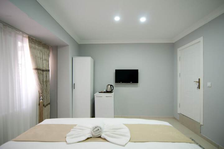 Room 36 of 83