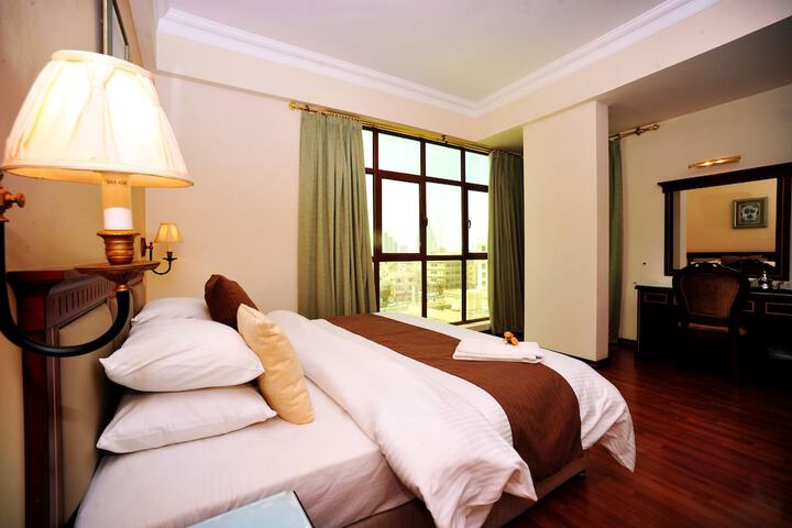 Room 7 of 24