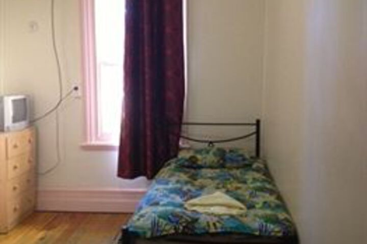 Room 7 of 10