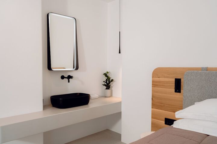 Room 8 of 24