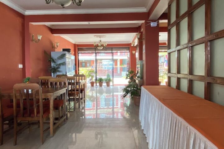 Dining 52 of 90
