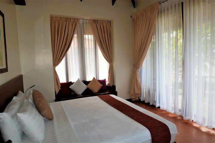 Room 21 of 120