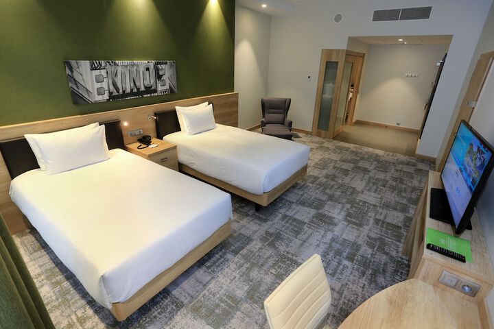 Room 30 of 86