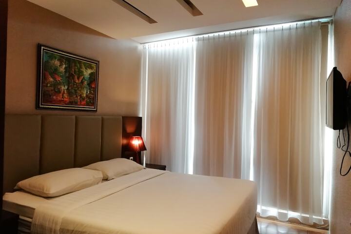 Room 12 of 32