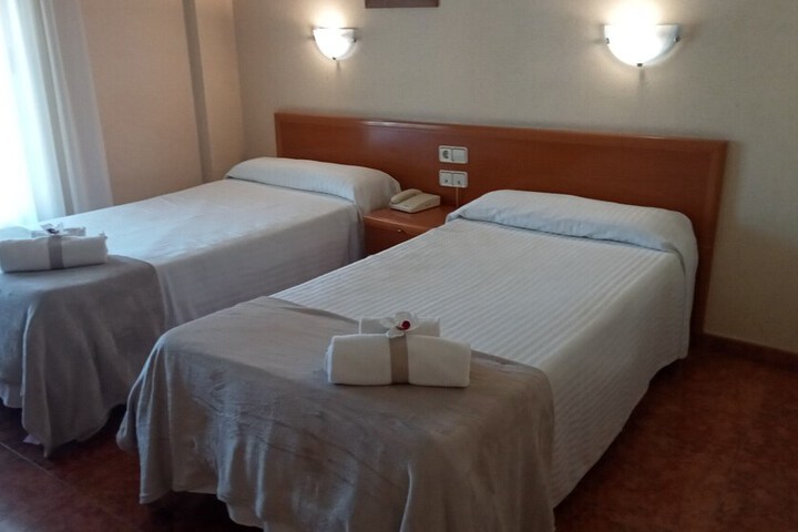 Room 8 of 28