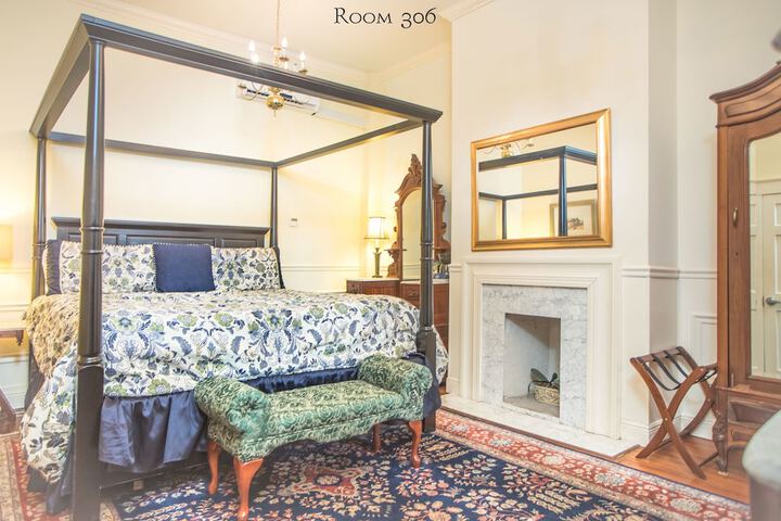Room 35 of 170