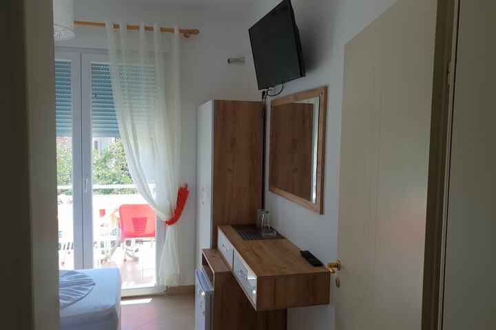 Room 4 of 56