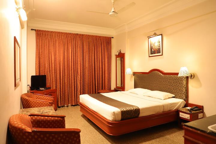 Room 5 of 23