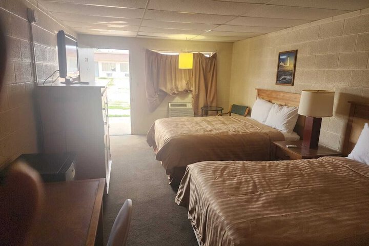 Room 11 of 19