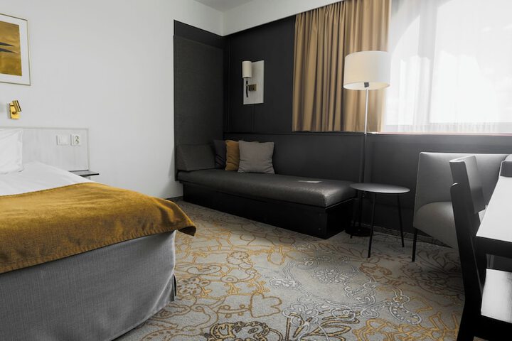 Room 44 of 95